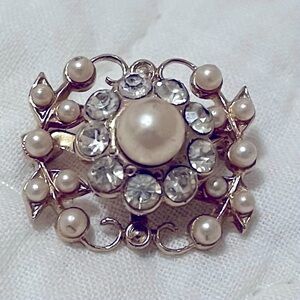 VTG CORO MARKED Brooch, Elegant Pearls Faceted Crystals, SCATTER PIN, Gold Tone